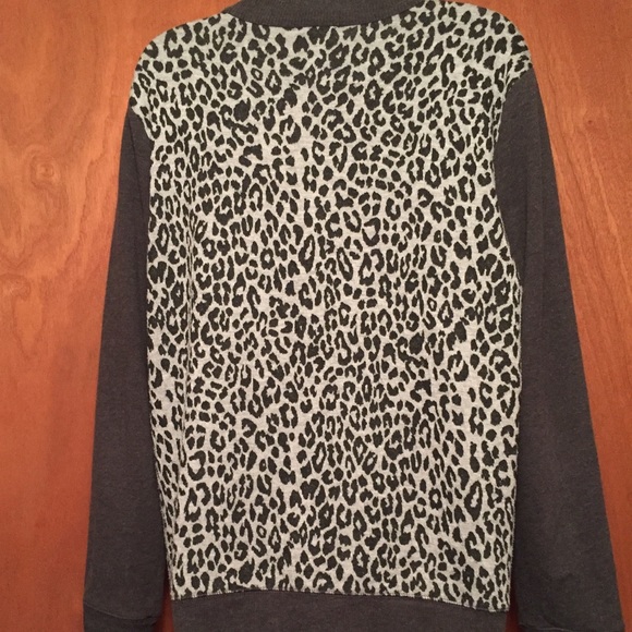 JNY Sport Women’s Jacket sweater gray Leopard Print Full Zip size XL knit pocket - Picture 5 of 8